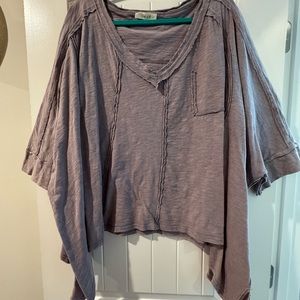 Oli & Hali raw hem top